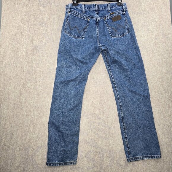 Wrangler Mens Straight Leg Blue Denim Jeans Relaxed Fit Classic 5 Pocket Style - Picture 2 of 8